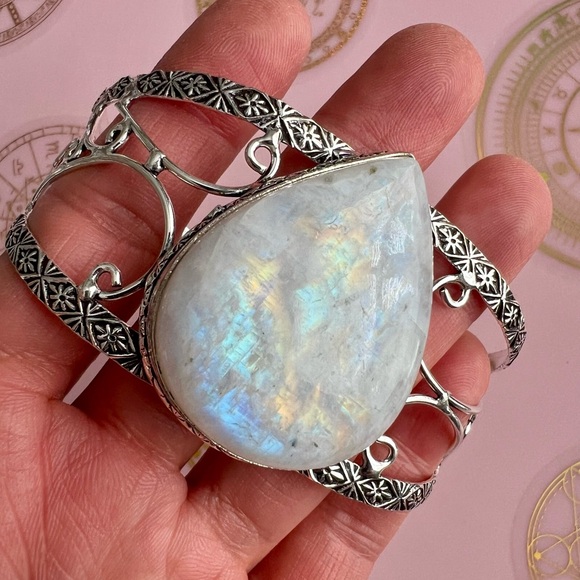 925 AMAZING! Rainbow Flash Moonstone Teardrop Cuff Bracelet - Picture 3 of 6